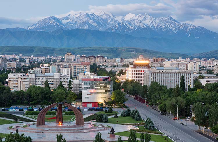 Chuyen-tien-den-Kyrgyzstan-co-de-dang-khong